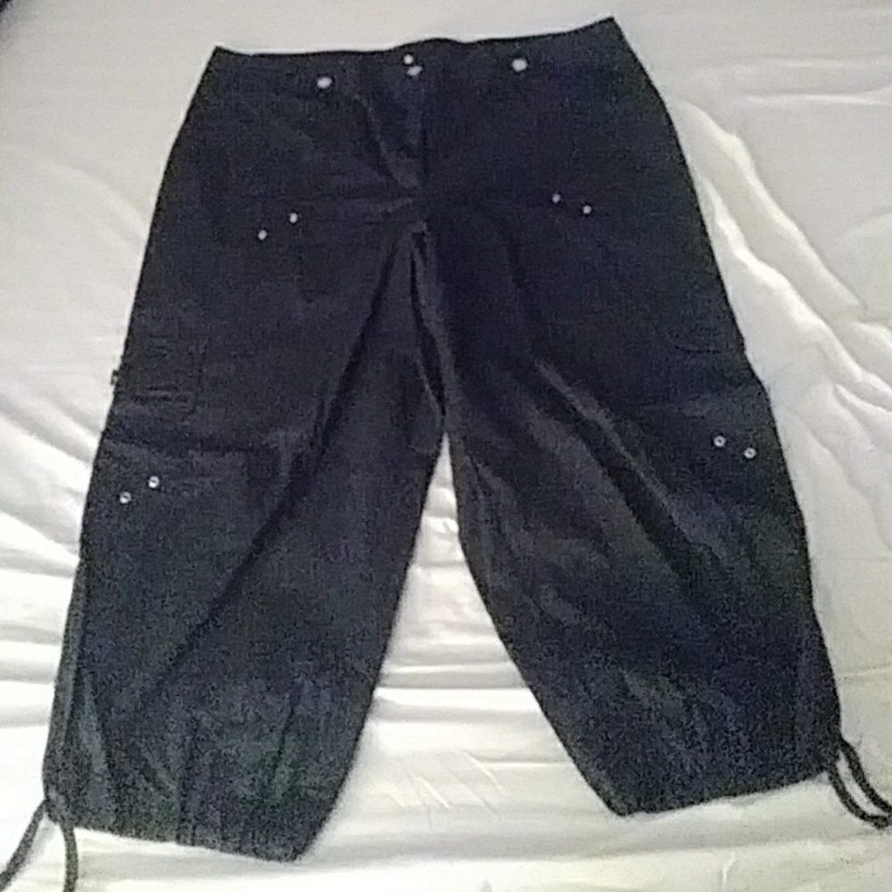 black capri